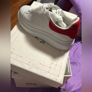 New Never Worn CANT Fit My Baby Girl . Size 31 !